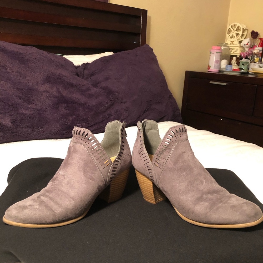 Cutout booties